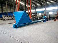 螺旋輸送機(jī)的輸送結(jié)構(gòu)為：螺旋機(jī)殼，螺旋軸，螺旋葉片，螺旋電機(jī)等多個(gè)部件的使用。